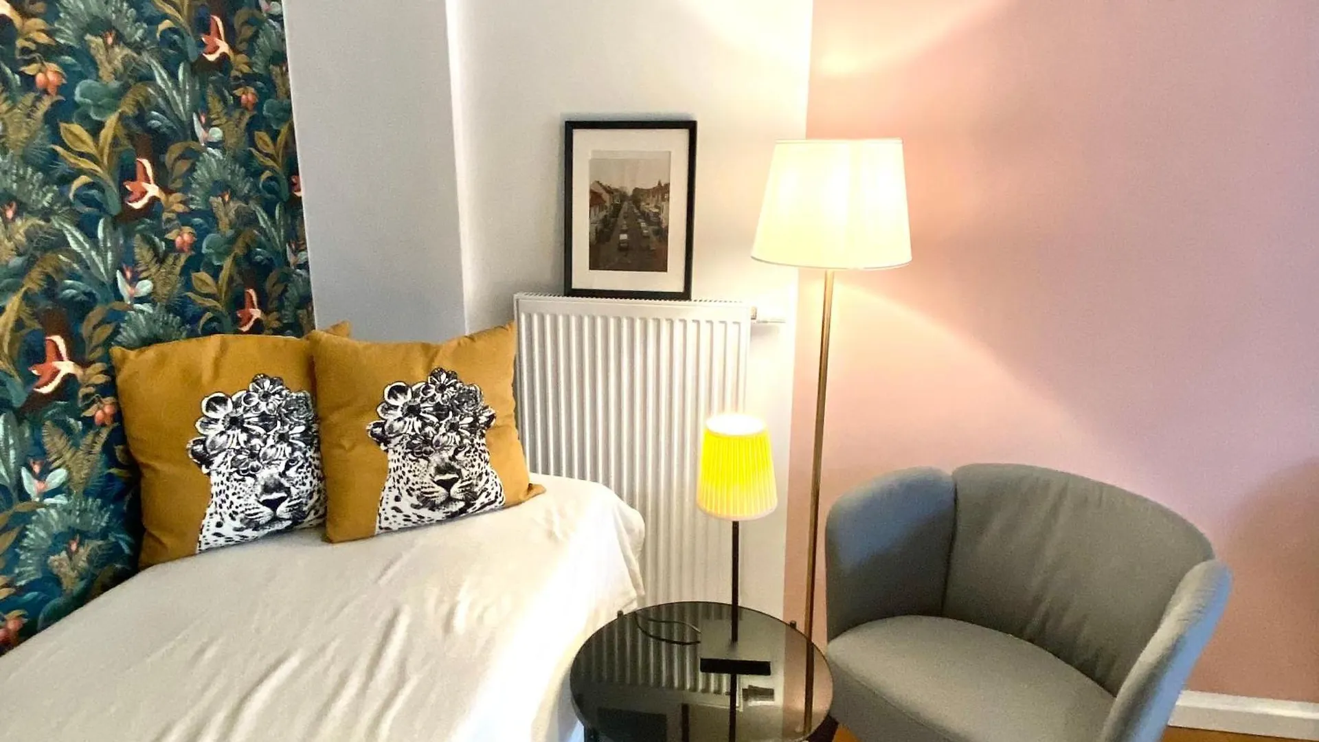 Romantisches 1 Zimmer-Apartment Mit Garten An Der Weser Bremen Germany